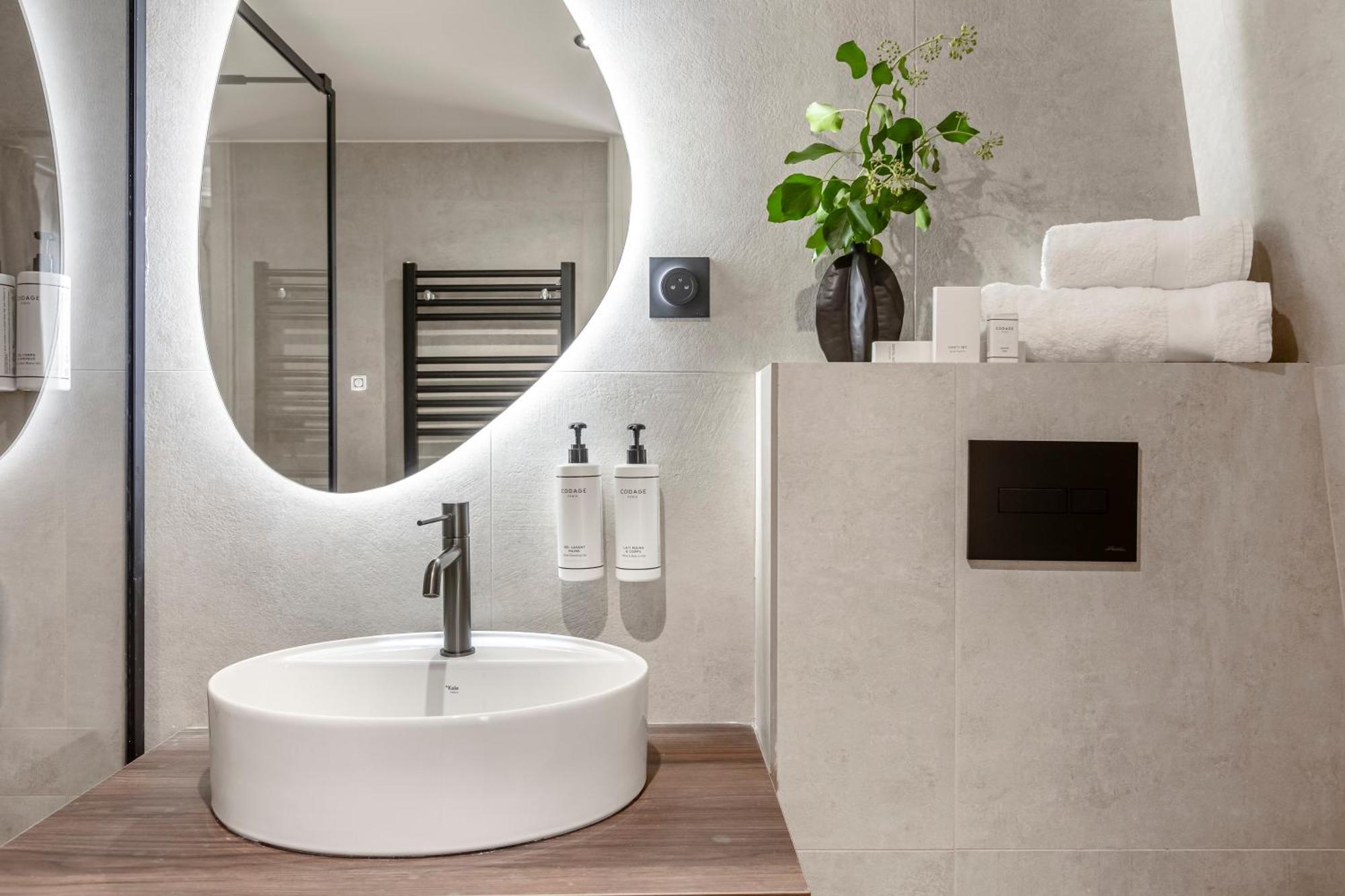 Le Madame By Sweett Hotel Paris Exterior photo